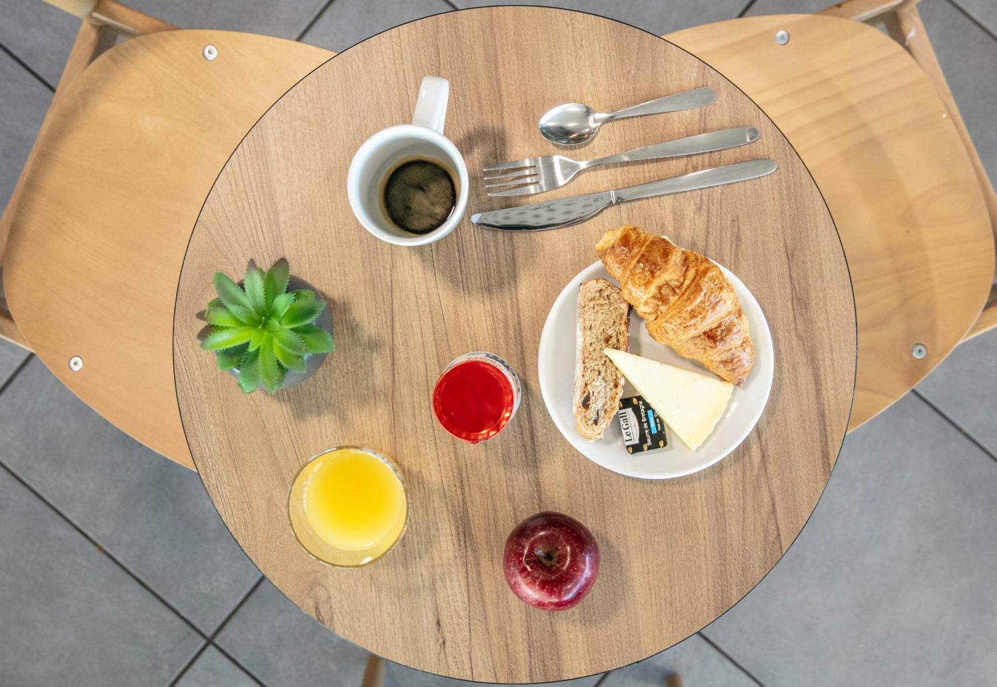 B&B Hotel Lyon Aeroport Saint-Quentin-Fallavier Εξωτερικό φωτογραφία